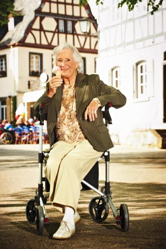 Safe, comfortable and mobile through the day – with the RIDDER walker MIO -  Ridder Online